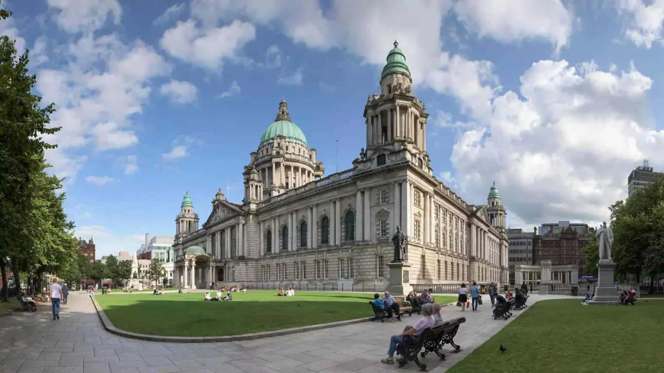 attractions-area-City-Hall-Belfast_web-size_2500x1200px